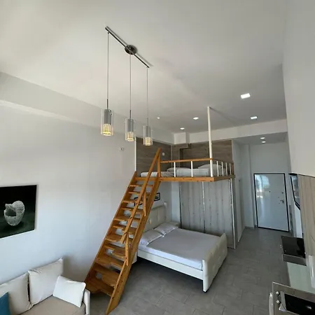 Leo Sea View ساراندا